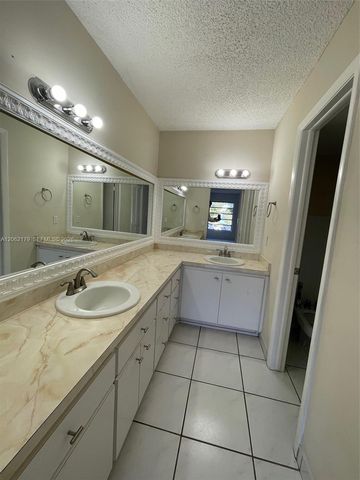 1350 SW 122nd Avenue 212, Miami, FL 33184