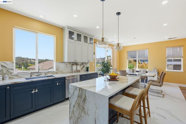 857 Bridgeway Cir, El Sobrante, CA 94803