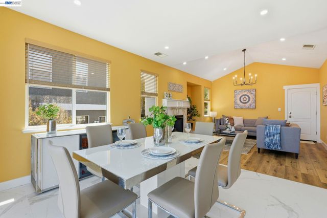 857 Bridgeway Cir, El Sobrante, CA 94803