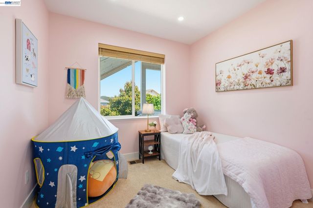857 Bridgeway Cir, El Sobrante, CA 94803