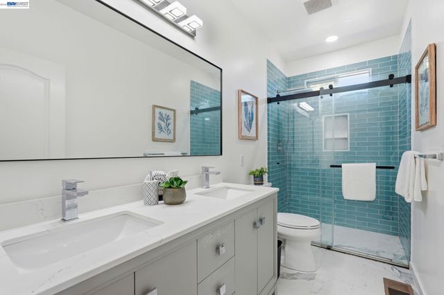 857 Bridgeway Cir, El Sobrante, CA 94803