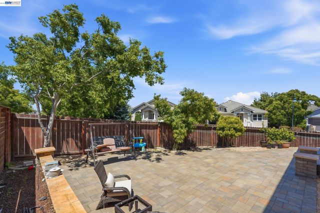 857 Bridgeway Cir, El Sobrante, CA 94803