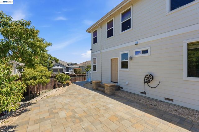 857 Bridgeway Cir, El Sobrante, CA 94803