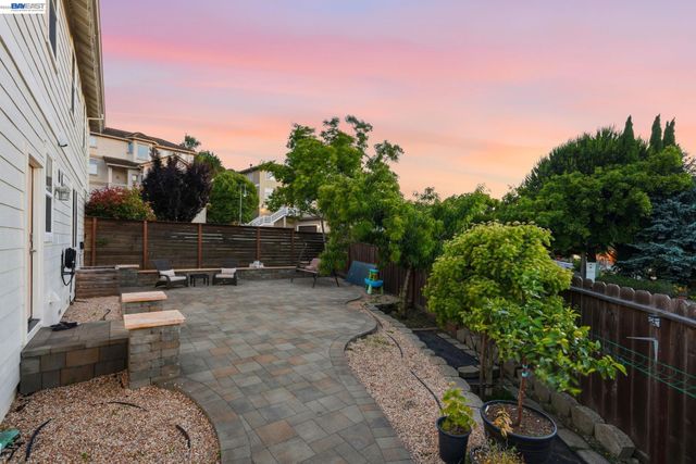 857 Bridgeway Cir, El Sobrante, CA 94803