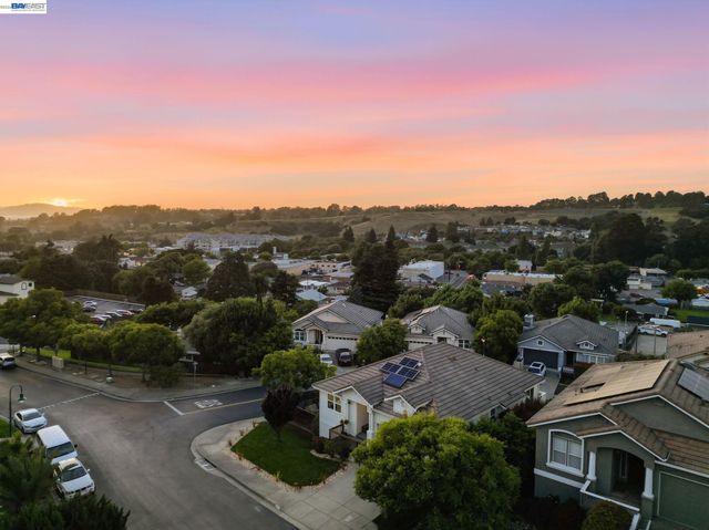 857 Bridgeway Cir, El Sobrante, CA 94803
