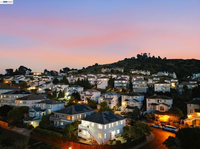 857 Bridgeway Cir, El Sobrante, CA 94803