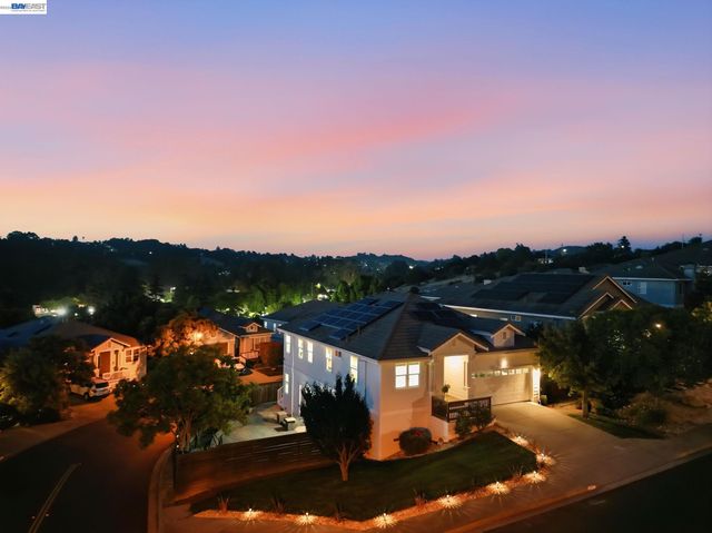857 Bridgeway Cir, El Sobrante, CA 94803