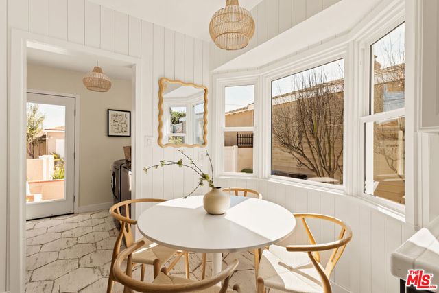 8116 Truxton Avenue, Los Angeles, CA 90045