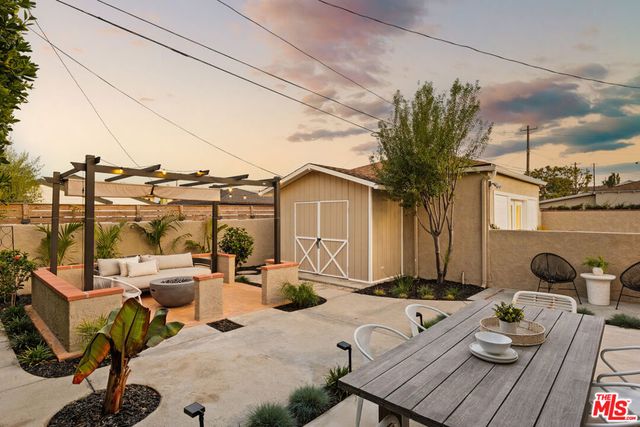 8116 Truxton Avenue, Los Angeles, CA 90045