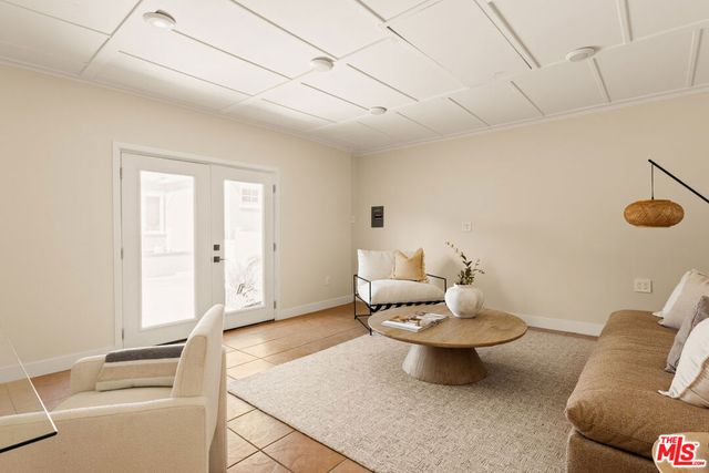 8116 Truxton Avenue, Los Angeles, CA 90045