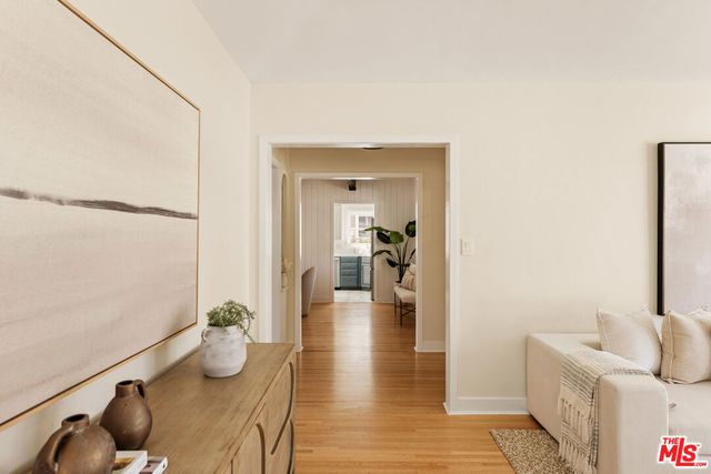 8116 Truxton Avenue, Los Angeles, CA 90045