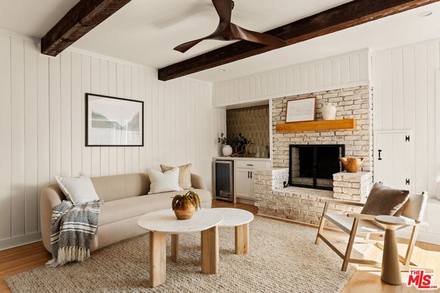 8116 Truxton Avenue, Los Angeles, CA 90045