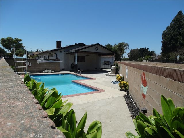 10461 Beach, Bellflower, CA 90706