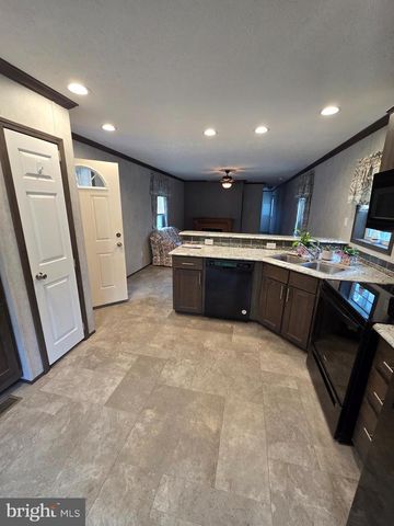 860 LATSHAW RD, Spring City, PA 19475