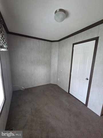 860 LATSHAW RD, Spring City, PA 19475