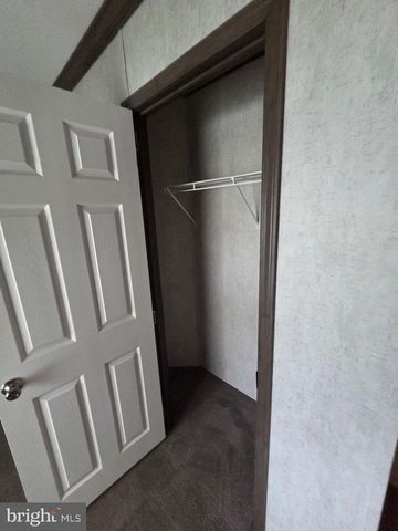 860 LATSHAW RD, Spring City, PA 19475