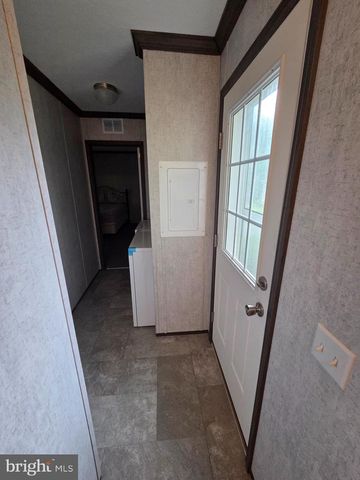 860 LATSHAW RD, Spring City, PA 19475