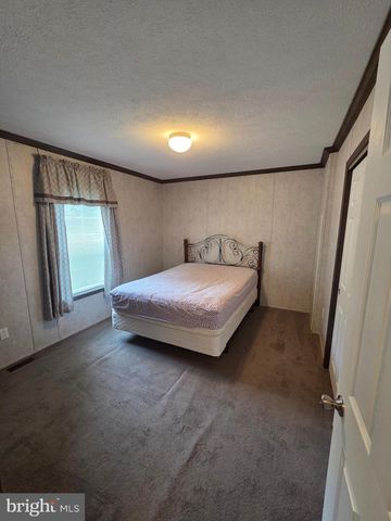 860 LATSHAW RD, Spring City, PA 19475