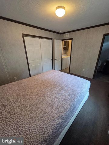 860 LATSHAW RD, Spring City, PA 19475