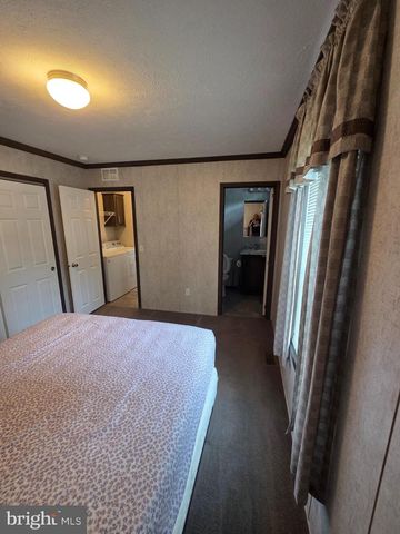 860 LATSHAW RD, Spring City, PA 19475