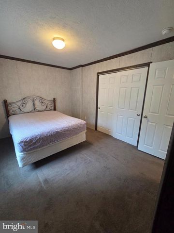 860 LATSHAW RD, Spring City, PA 19475