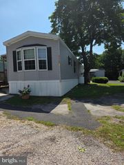860 LATSHAW RD, Spring City, PA 19475