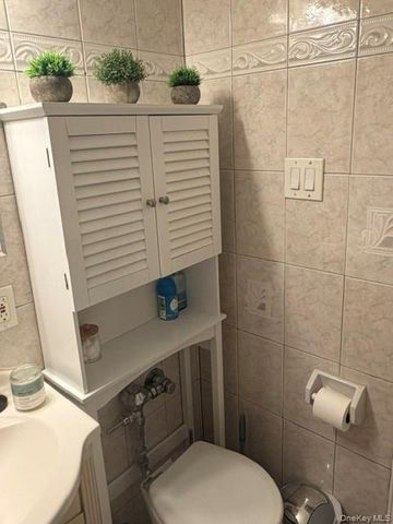153-25 88 Street 3F, Howard Beach, NY 11414