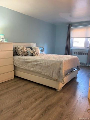 153-25 88 Street 3F, Howard Beach, NY 11414
