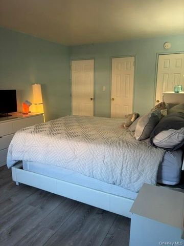 153-25 88 Street 3F, Howard Beach, NY 11414