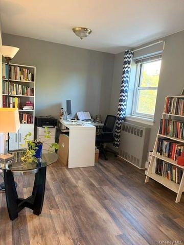 153-25 88 Street 3F, Howard Beach, NY 11414