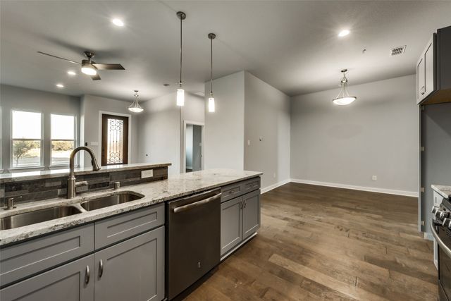5827 Rivendell Drive, Frisco, TX 75035