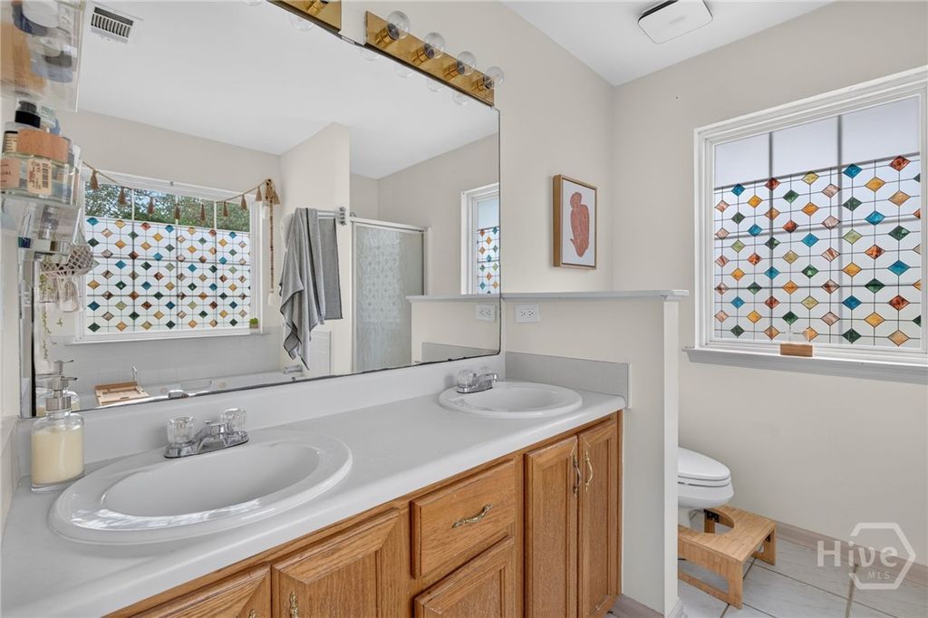 Image 12 of property listing at 59 Richmond Way, Richmond Hill, GA 31324