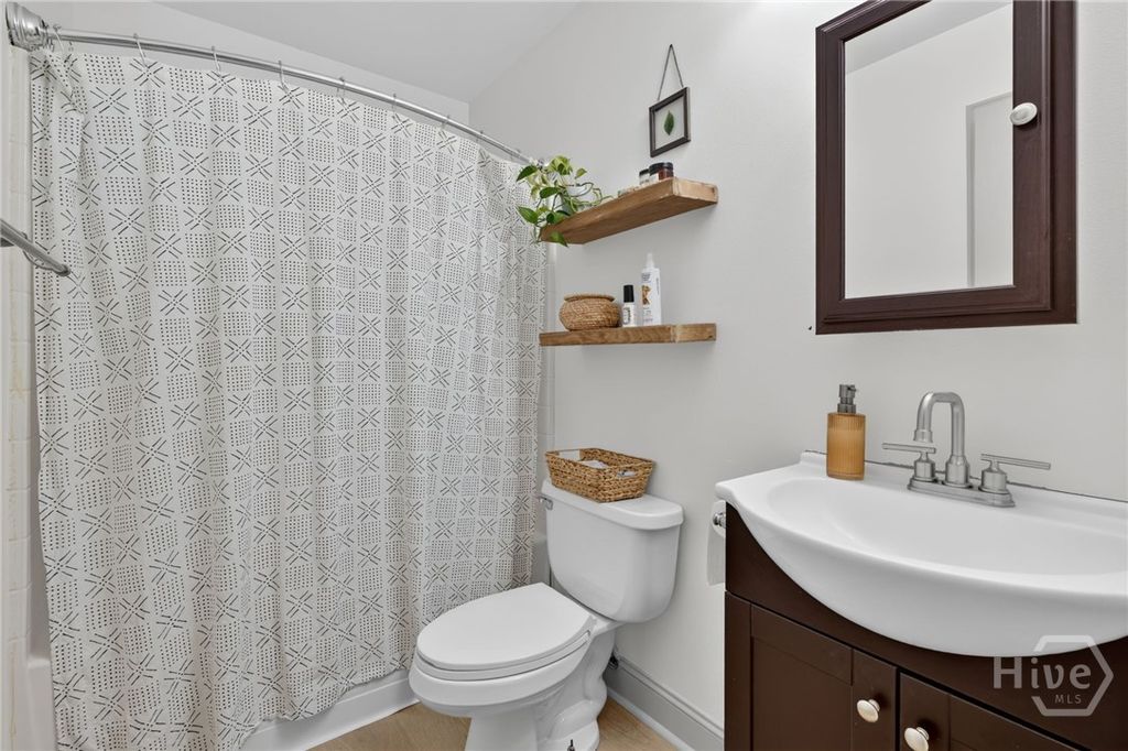 Image 14 of property listing at 59 Richmond Way, Richmond Hill, GA 31324
