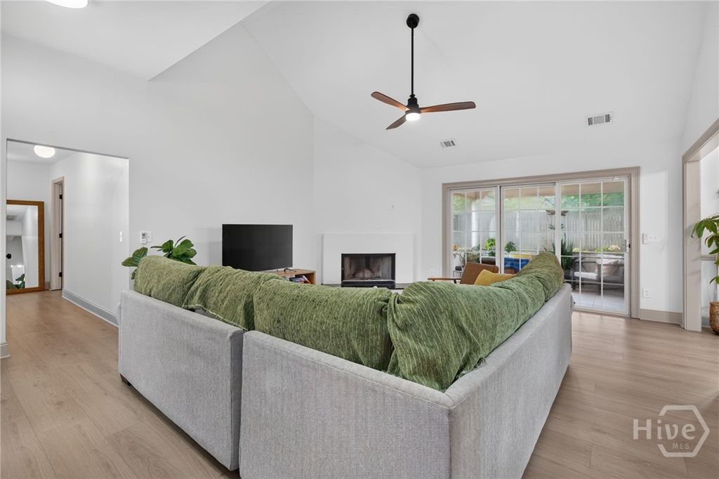Image 21 of property listing at 59 Richmond Way, Richmond Hill, GA 31324
