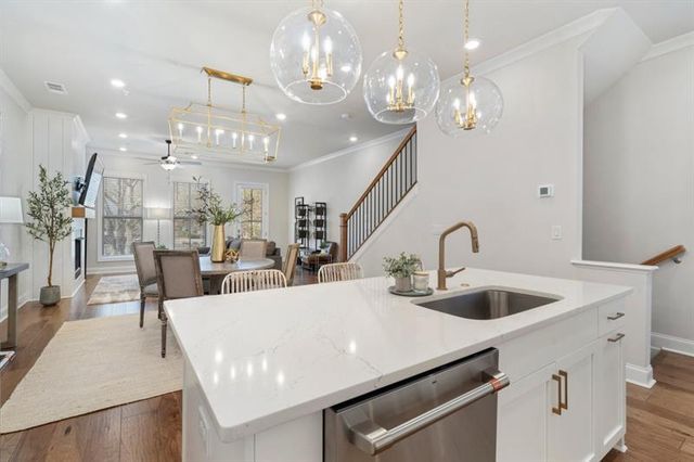 124 Everley Walk, Alpharetta, GA 30009