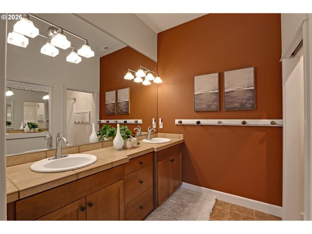 10316 Se BRISTOL Ct, Happy Valley, OR 97086