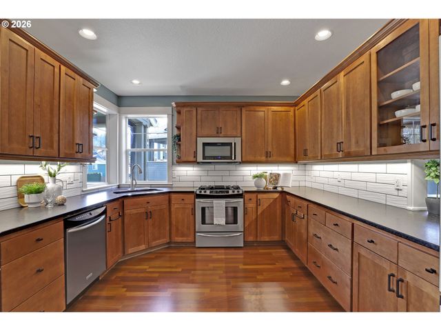 10316 Se BRISTOL Ct, Happy Valley, OR 97086