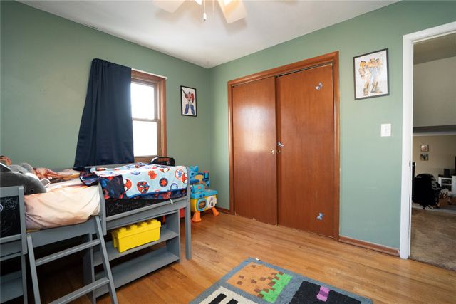 717 S 5th Avenue E, Newton, IA 50208