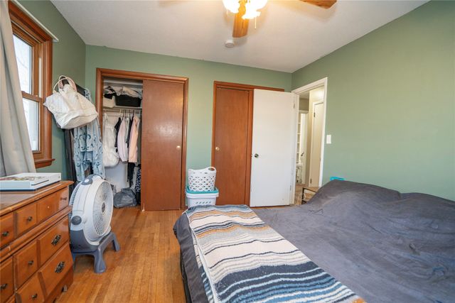 717 S 5th Avenue E, Newton, IA 50208