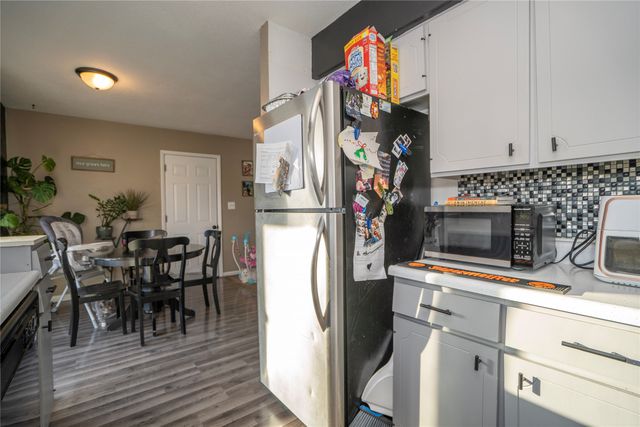 717 S 5th Avenue E, Newton, IA 50208