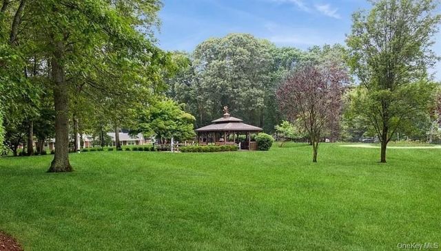 395 Woodbridge Drive C, Ridge, NY 11961