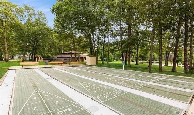 395 Woodbridge Drive C, Ridge, NY 11961