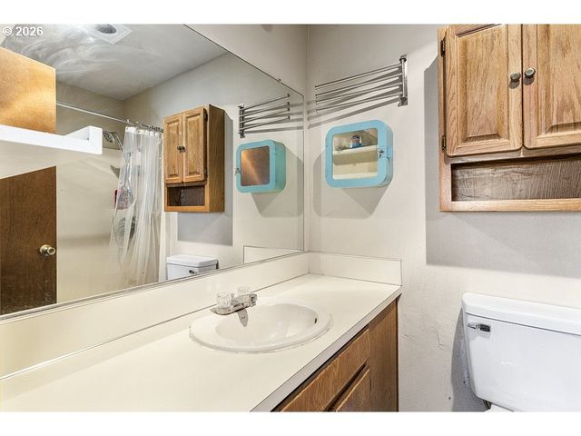 24044 Ne TREEHILL Dr, Wood Village, OR 97060