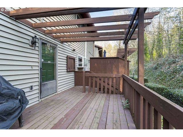 24044 Ne TREEHILL Dr, Wood Village, OR 97060