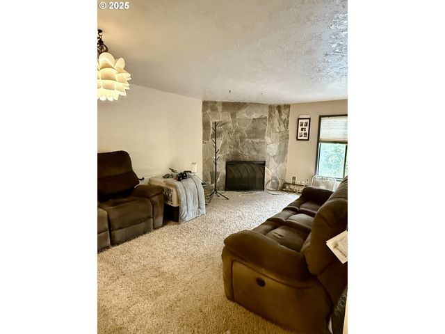 24044 Ne TREEHILL Dr, Wood Village, OR 97060