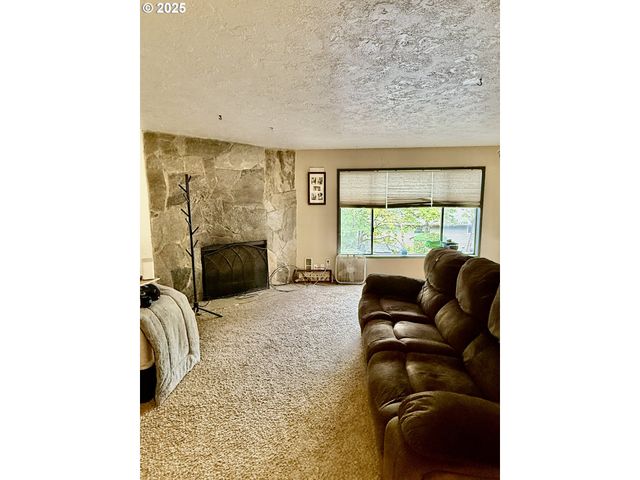 24044 Ne TREEHILL Dr, Wood Village, OR 97060