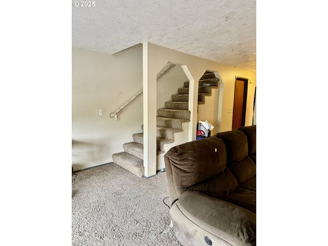 24044 Ne TREEHILL Dr, Wood Village, OR 97060