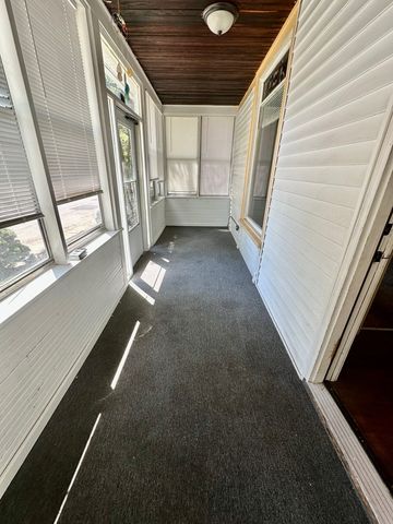 370 North Street, Elgin, IL 60120