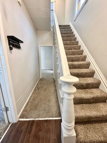 370 North Street, Elgin, IL 60120