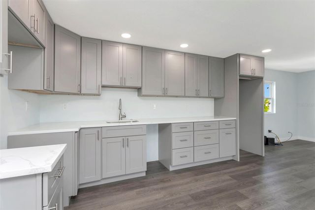 410 W 51ST AVENUE DRIVE W, Bradenton, FL 34207